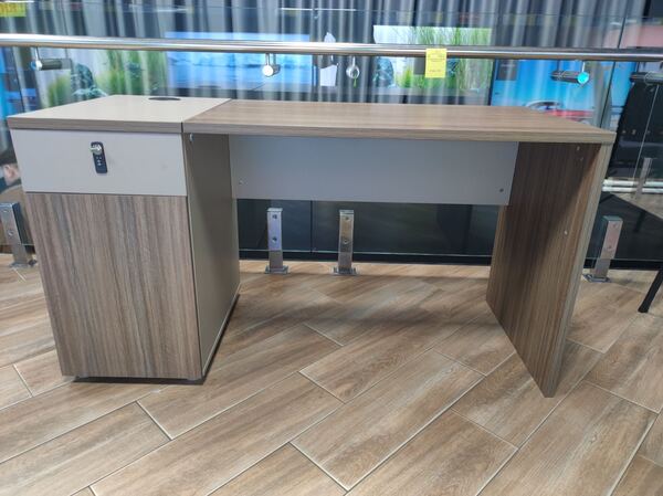 Стол офисный Luxury H10-T03-14 khaki grey + ash Стол офисный Luxury H10-T03-14 khaki grey + ash купить по самой низкой цене