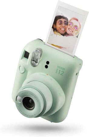 Фотоаппарат мгновенной печати INSTAX MINI 12 GREEN FUJIFILM, размер фотокарточ. 86x54мм купить по самой низкой цене