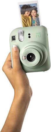 Фотоаппарат мгновенной печати INSTAX MINI 12 GREEN FUJIFILM, размер фотокарточ. 86x54мм купить по самой низкой цене