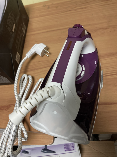 Утюг Polaris PIR 2468AK (2400Вт,подошва-керам,верт.отп) fuchsia/white Уценка! купить по самой низкой цене