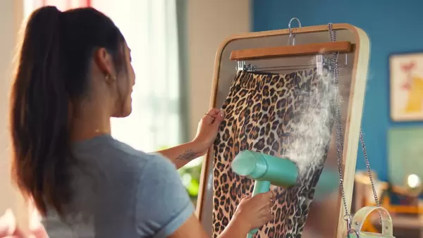 Отпариватель ручной Philips Series 3000 (STH3010/70) 1кВт, 20г/мин, бак 0.1л.) купить по самой низкой цене