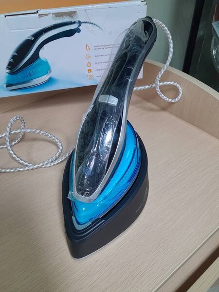 Отпариватель ручной ETA Lara 1270 90000 (1200Вт, бак 0.15л, 50г/мин) Уценка! купить по самой низкой цене