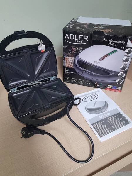 Вафельница/Бутербродница/гриль ADLER AD-3040 (5 в1)  1200Вт, сменные панели Уценка! купить по самой низкой цене
