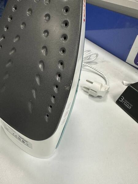 Утюг Tefal VIRTUO FV1710E0 (бирюзовый, 1800Вт, подошва с антипригарн. покрытием, вертикаль.отпариван.) Уценка! купить по самой низкой цене