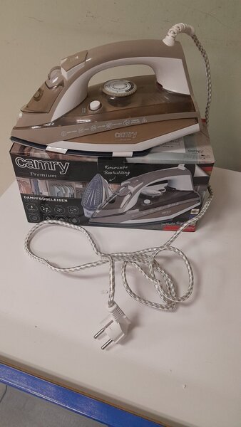 Утюг Camry CR 5018 (3000Вт, подошва - металокерамика, вертикаль.отпар) Уценка! купить по самой низкой цене