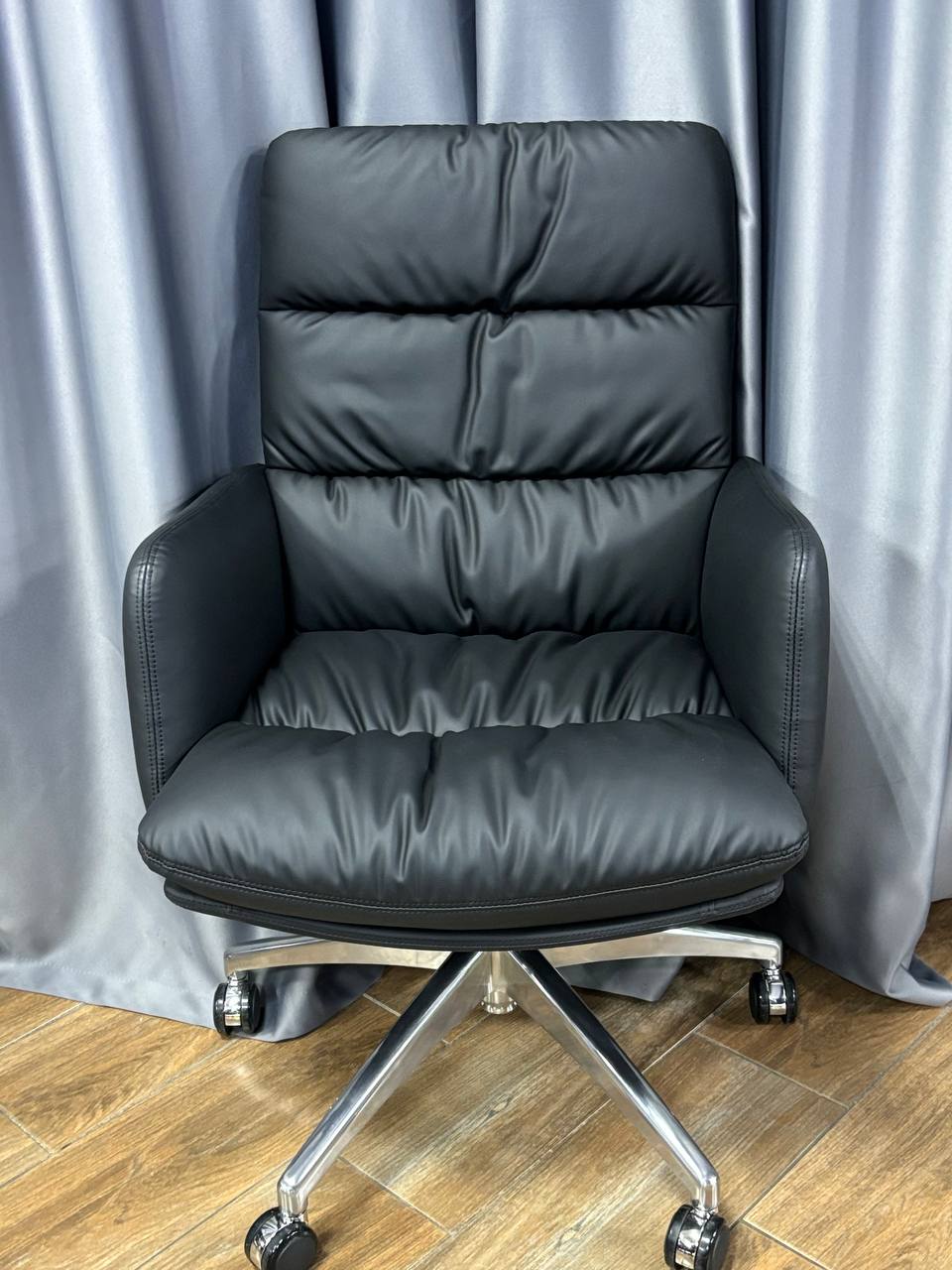 Кресло офисное Luxury YF-B315 black. 1шт. купить по самой низкой цене